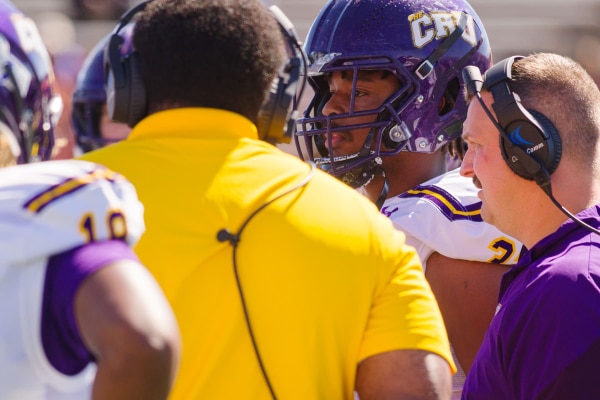 20211023-UMHB-Vfb-at-Sul-Ross-211