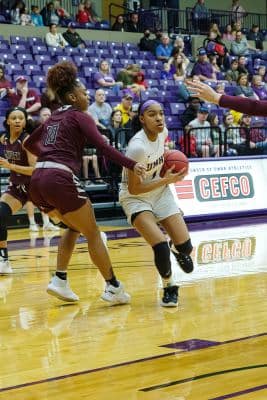 20220129-UMHB-g1-Wbb-vs-McMurry-013-1200LE