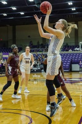 20220129-UMHB-g1-Wbb-vs-McMurry-028-1200LE