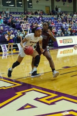 20220129-UMHB-g1-Wbb-vs-McMurry-030-1200LE