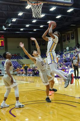 20220129-UMHB-g2-Mbb-vs-McMurry-015-1200LE