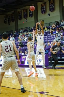 20220129-UMHB-g2-Mbb-vs-McMurry-017-1200LE