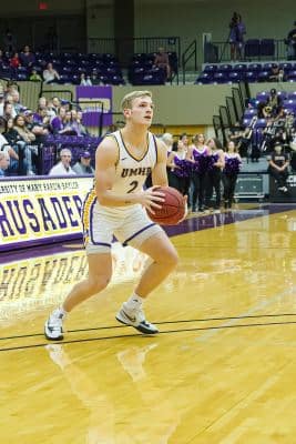 20220129-UMHB-g2-Mbb-vs-McMurry-030-1200LE