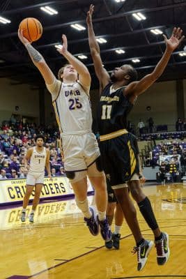 20220226-UMHB-Mbb-vs-LETU-004