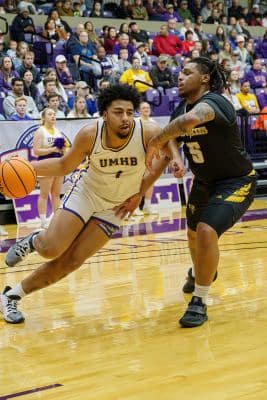 20220226-UMHB-Mbb-vs-LETU-037