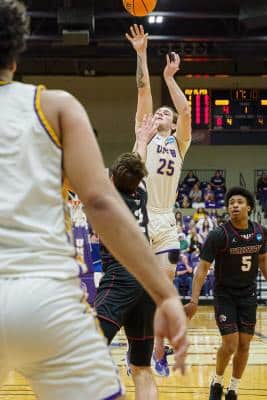 20220305-UMHB-Mbb-vs-Trinity-008