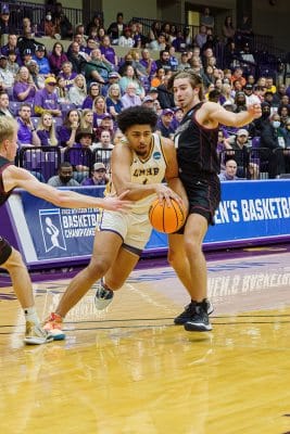 20220305-UMHB-Mbb-vs-Trinity-014