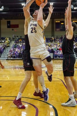 20220305-UMHB-Mbb-vs-Trinity-025