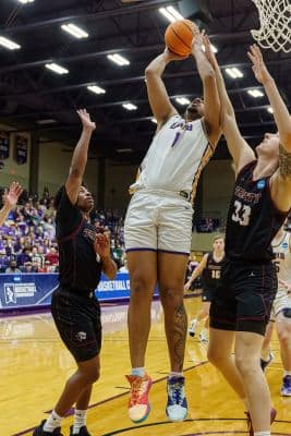 20220305-UMHB-Mbb-vs-Trinity-028
