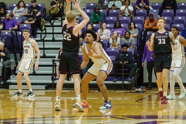 20220305-UMHB-Mbb-vs-Trinity-030