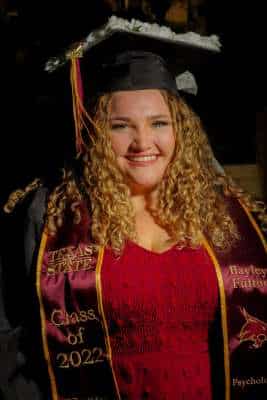 20220510-Bayley-Graduation-093