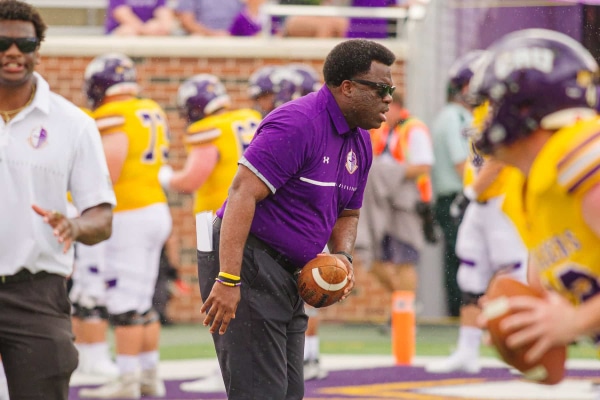 20220903-UMHB-fb-vs-Muhlenberg019