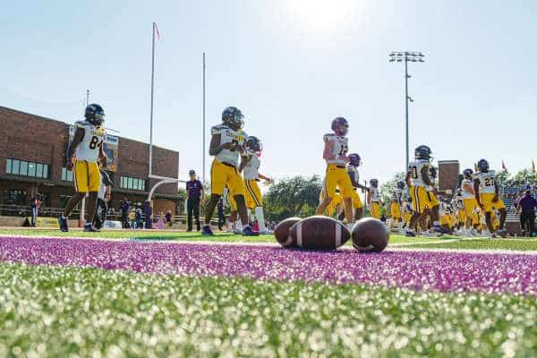 20220924-UMHB-fb-vs-HSU-014
