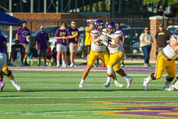 20220924-UMHB-fb-vs-HSU-034