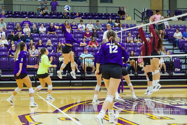 20221008-UMHB-vb-vs-McMurry-007