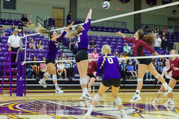 20221008-UMHB-vb-vs-McMurry-010