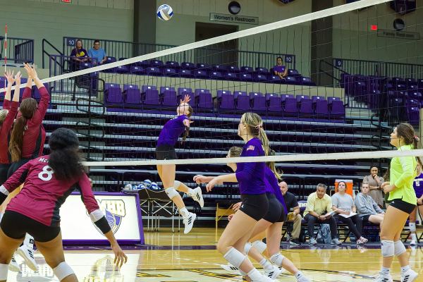 20221008-UMHB-vb-vs-McMurry-024