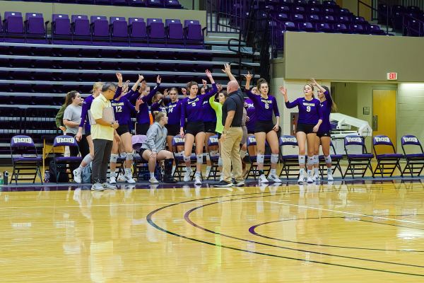 20221008-UMHB-vb-vs-McMurry-028