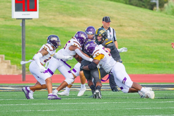 20221015-UMHB-fb-at-TLU-009
