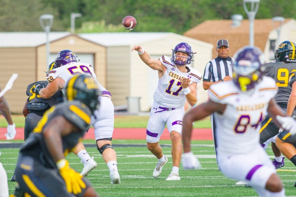 20221015-UMHB-fb-at-TLU-013