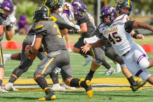 20221015-UMHB-fb-at-TLU-022