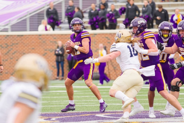 20221203-UMHB-fb-vs-Bethel-032