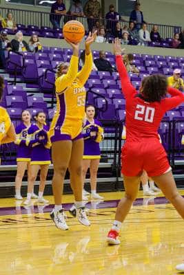 20221217-UMHB-g1-Wbb-vs-Sul-Ross-007-topaz