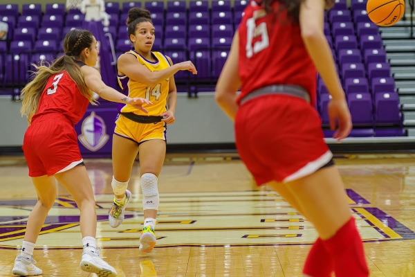 20221217-UMHB-g1-Wbb-vs-Sul-Ross-018-topaz