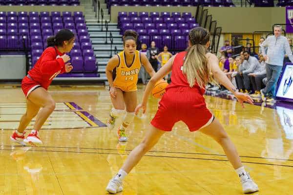 20221217-UMHB-g1-Wbb-vs-Sul-Ross-020-topaz