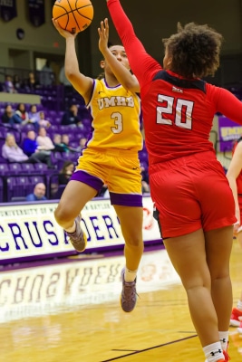 20221217-UMHB-g1-Wbb-vs-Sul-Ross-026-topaz
