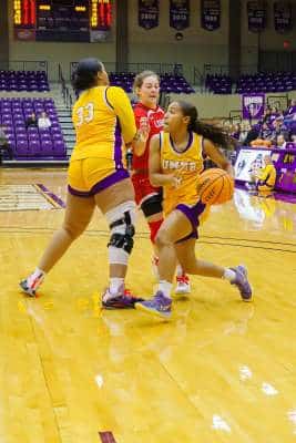 20221217-UMHB-g1-Wbb-vs-Sul-Ross-027-topaz