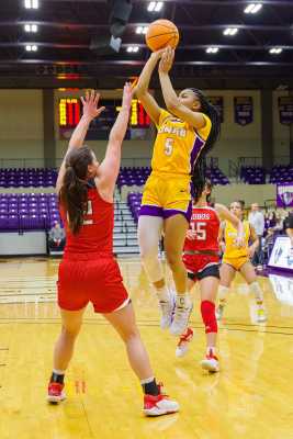 20221217-UMHB-g1-Wbb-vs-Sul-Ross-034-topaz
