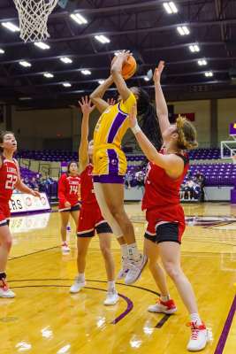 20221217-UMHB-g1-Wbb-vs-Sul-Ross-044-topaz