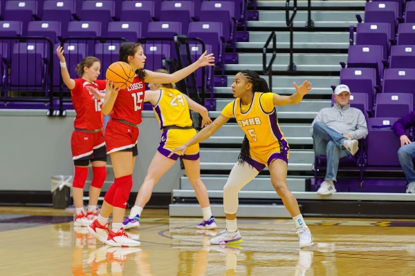 20221217-UMHB-g1-Wbb-vs-Sul-Ross-057-topaz