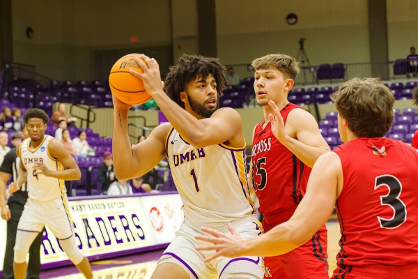 20221217-UMHB-g2-Mbb-vs-Sul-Ross-012-topaz