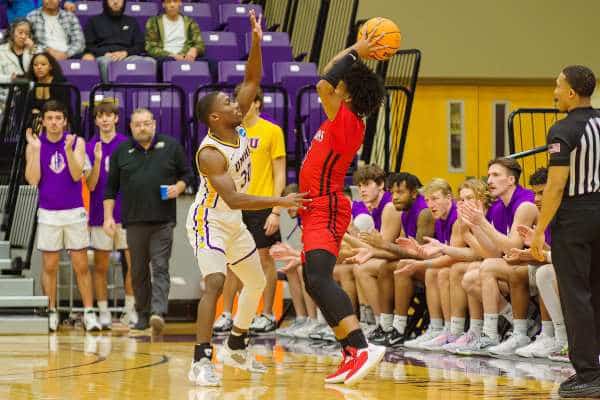 20221217-UMHB-g2-Mbb-vs-Sul-Ross-019-topaz
