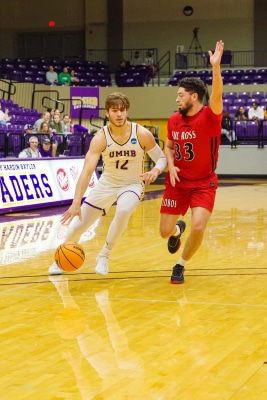 20221217-UMHB-g2-Mbb-vs-Sul-Ross-038-topaz