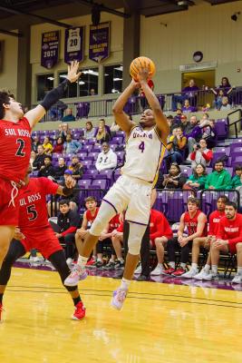 20221217-UMHB-g2-Mbb-vs-Sul-Ross-042-topaz