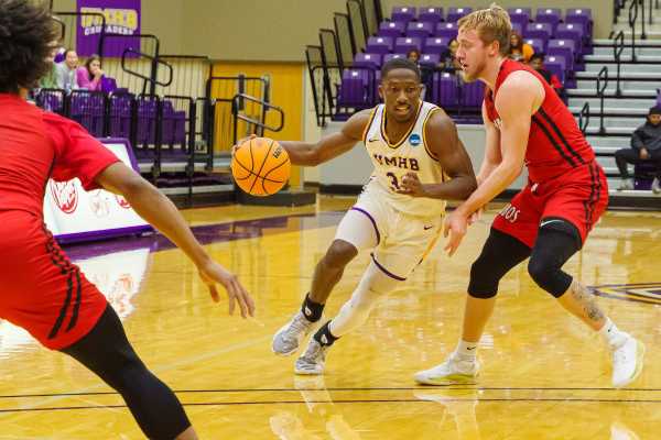 20221217-UMHB-g2-Mbb-vs-Sul-Ross-046-topaz