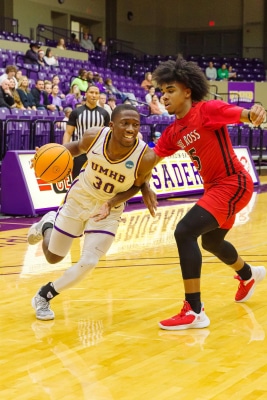 20221217-UMHB-g2-Mbb-vs-Sul-Ross-049-topaz