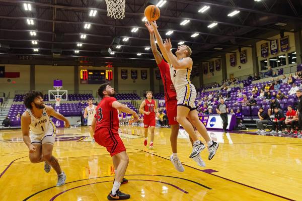 20221217-UMHB-g2-Mbb-vs-Sul-Ross-061-topaz