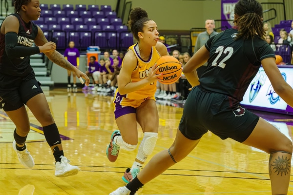 20230114-UMHB-wbb-vs-McMurry008