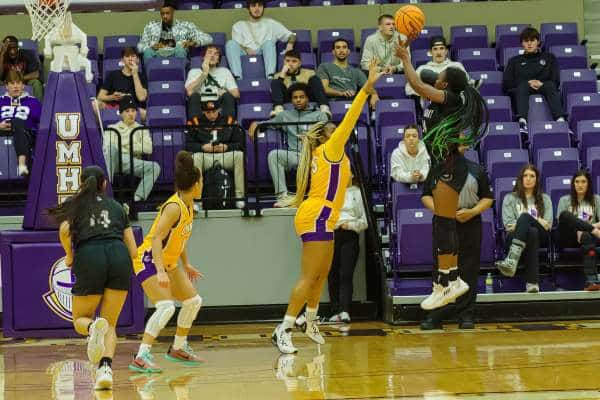 20230114-UMHB-wbb-vs-McMurry014
