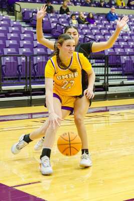 20230114-UMHB-wbb-vs-McMurry016
