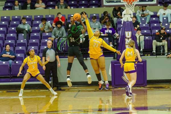 20230114-UMHB-wbb-vs-McMurry027