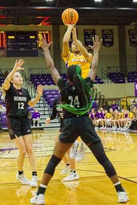 20230114-UMHB-wbb-vs-McMurry028