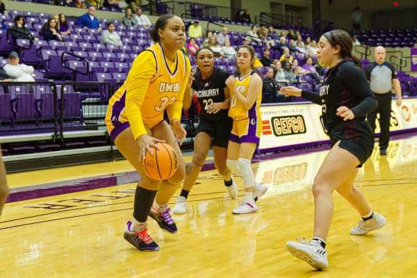 20230114-UMHB-wbb-vs-McMurry030