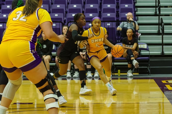 20230114-UMHB-wbb-vs-McMurry051