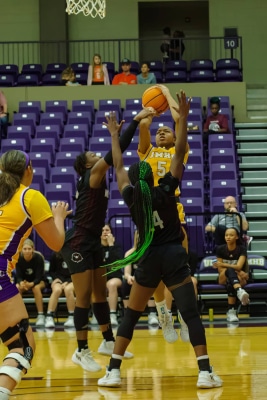 20230114-UMHB-wbb-vs-McMurry052