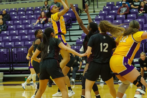 20230114-UMHB-wbb-vs-McMurry055